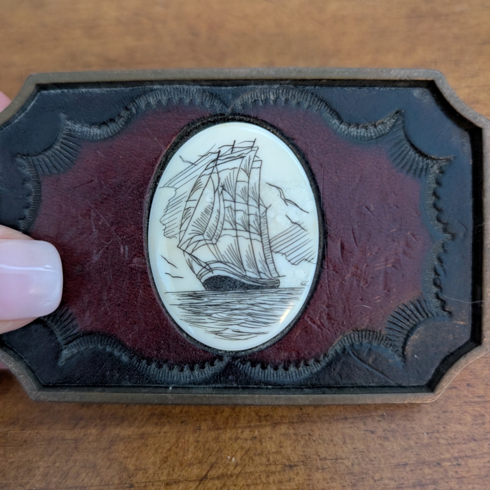 Vintage Nautical men's belt Buckle With Scrimshaw ship - Picture 2 of 5
